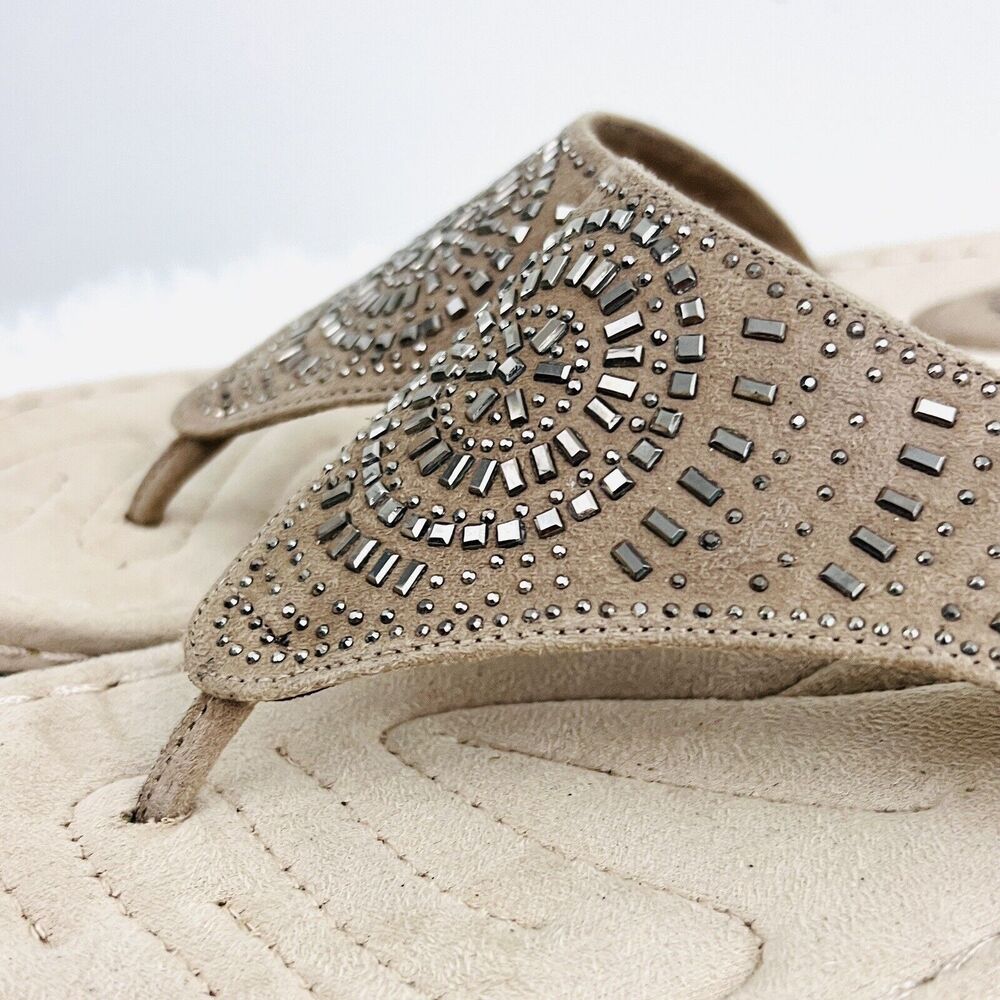 Cliffs Neutral Beige Silver Embellished Super Soft Slip on Sandals ~ Size 11 - Picture 2 of 8